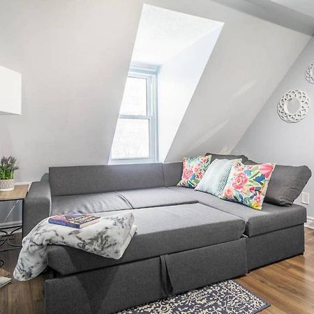 オタワNewly Renovated - Modern 1Br With Rooftop Terrace!アパートメント エクステリア 写真