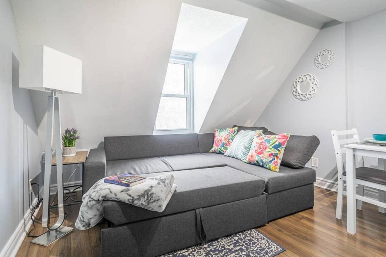 オタワNewly Renovated - Modern 1Br With Rooftop Terrace!アパートメント エクステリア 写真