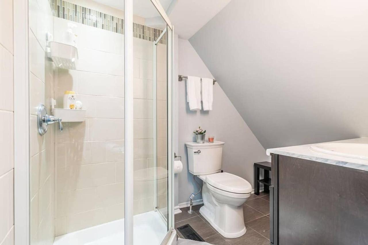 オタワNewly Renovated - Modern 1Br With Rooftop Terrace!アパートメント エクステリア 写真